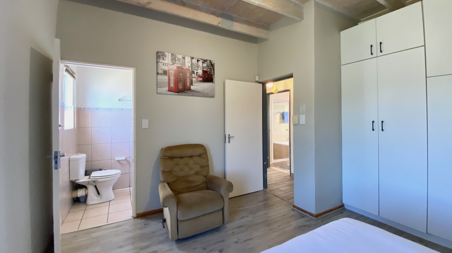 3 Bedroom Property for Sale in Golden Mile Western Cape